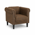 Poltrona in microfibra marrone con gambe in legno e borchie